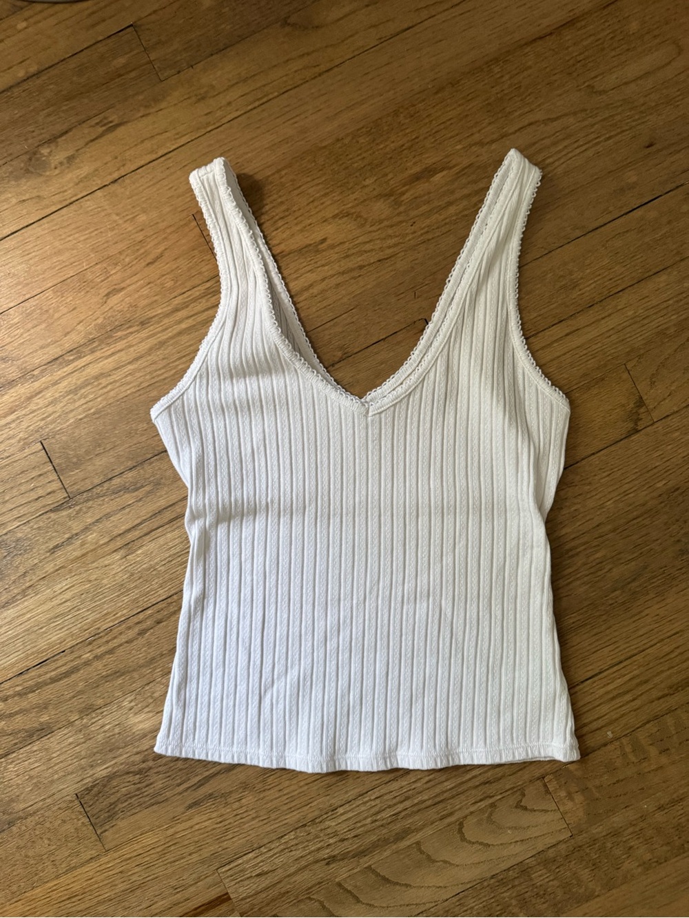 Universal Thread White Ribbed V-Neck Tank